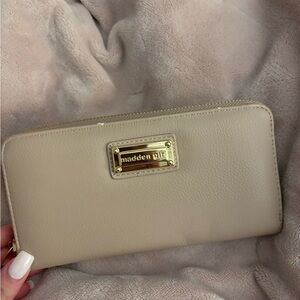 Madden Girl Taupe Zip Wallet with Gold Plaque